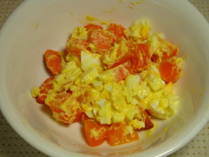 人参の赤と卵の黄色がとてもきれいなサラダですね。美味しく頂きました。
