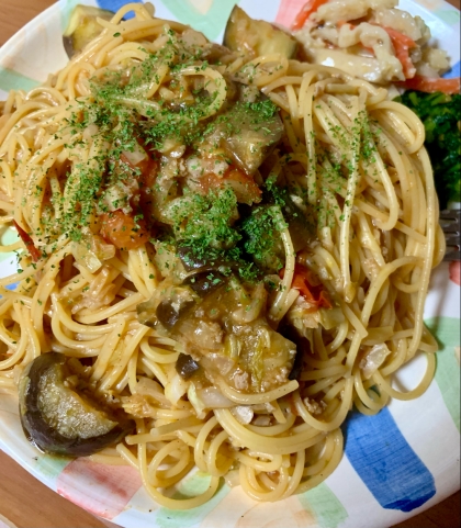 ほんのりピリ辛♡ナスと挽き肉の和風パスタ