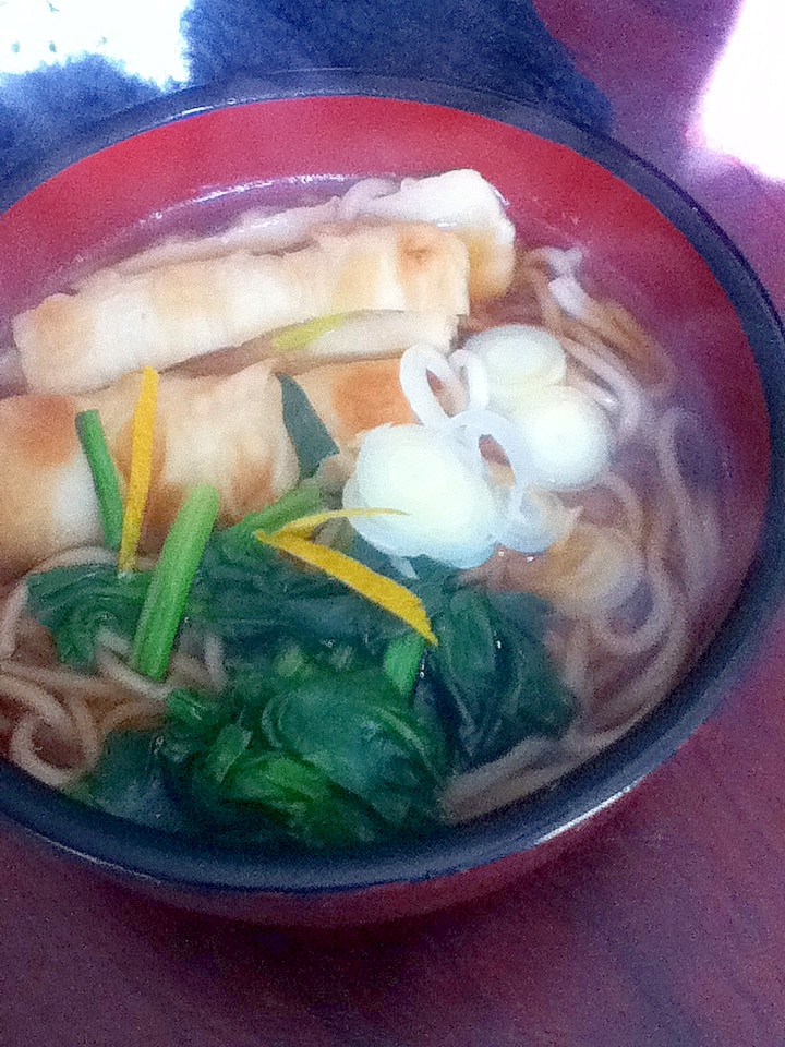 ちくわとほうれん草のあり合わせ☆蕎麦。