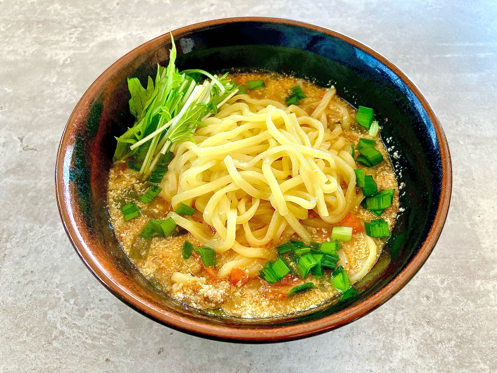 ヘルシーなのに濃厚　豆乳トマト担々麺