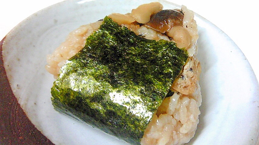 茸御飯のおにぎり　広島かき味付け海苔で
