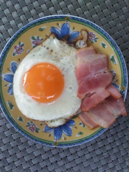 朝食にパンと一緒に
いただきました♪
美味しいレシピ
ありがとー(*^^*)