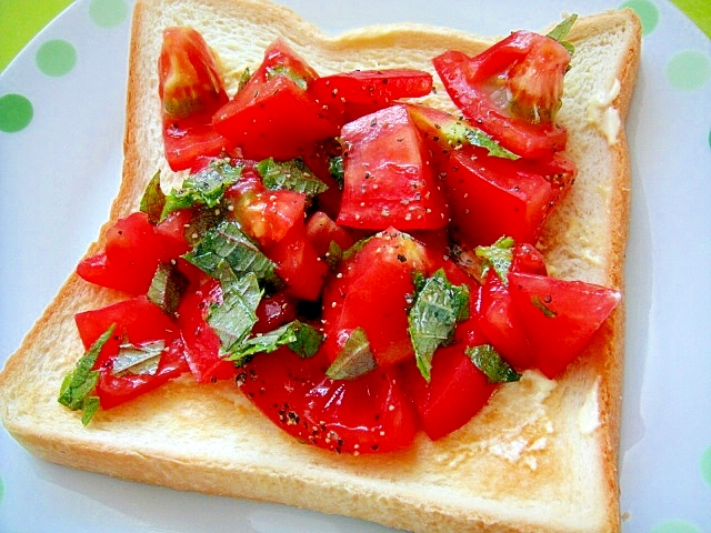 【青じそ】トマトと大葉のサラダトースト