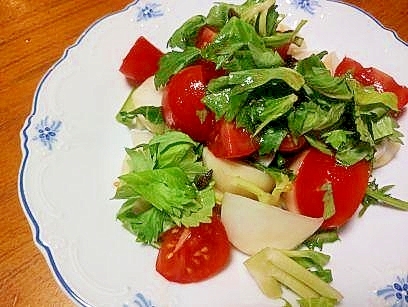 蕪と　トマトの　サラダ