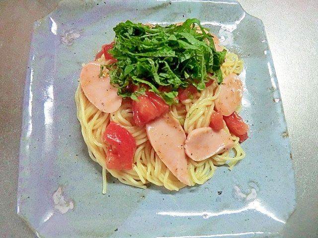 トマトと魚肉ソーセージの冷製パスタ
