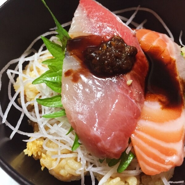 醤油ごはんで ブリとサーモンの刺身丼 レシピ 作り方 By たかまさ 楽天レシピ 醤油ごはんで ブリとサーモンの刺身丼 レシピ 作り方 By たかまさ 楽天レシピ