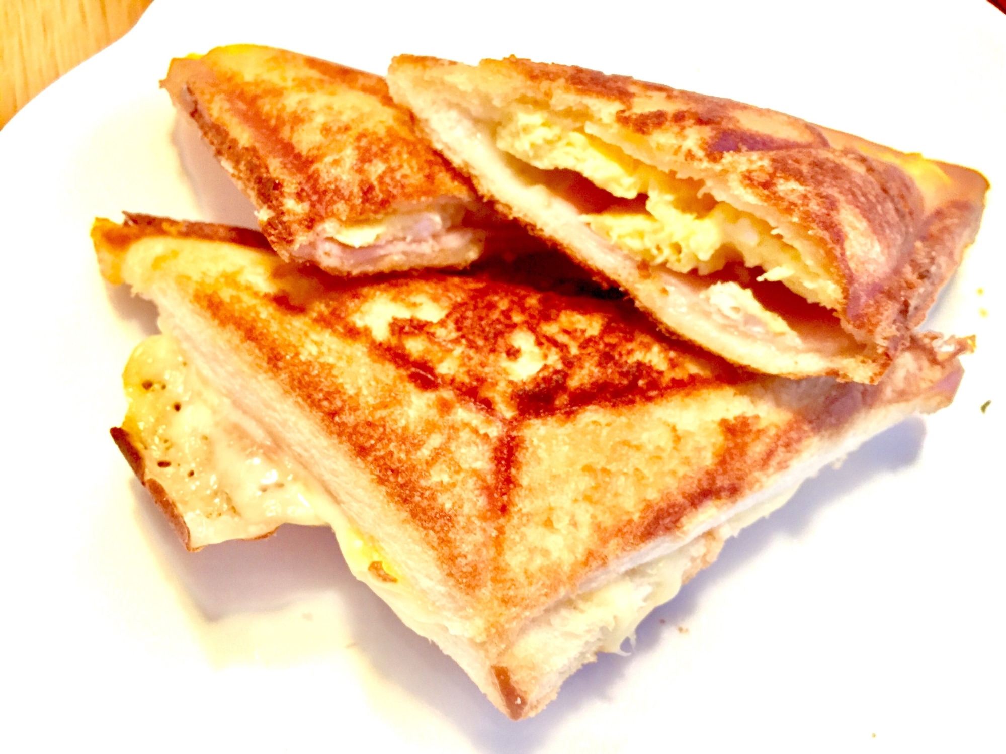 カフェ風な朝食 ハムチーズたまごのホットサンド レシピ 作り方 By にいさん6011 楽天レシピ