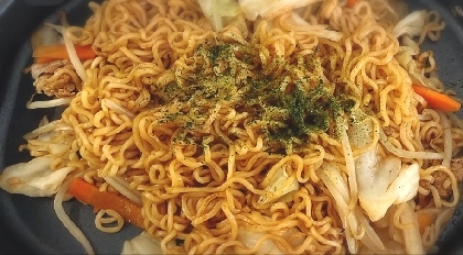 ソース焼きそば（ピーマン・玉ねぎ・キャベツ・豚肉）