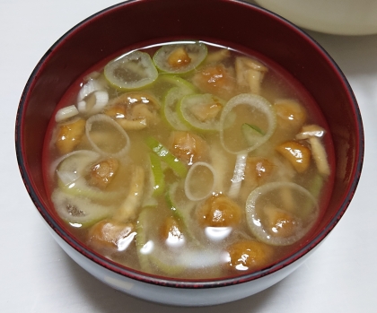 ごま油香るきのこいっぱい味噌汁