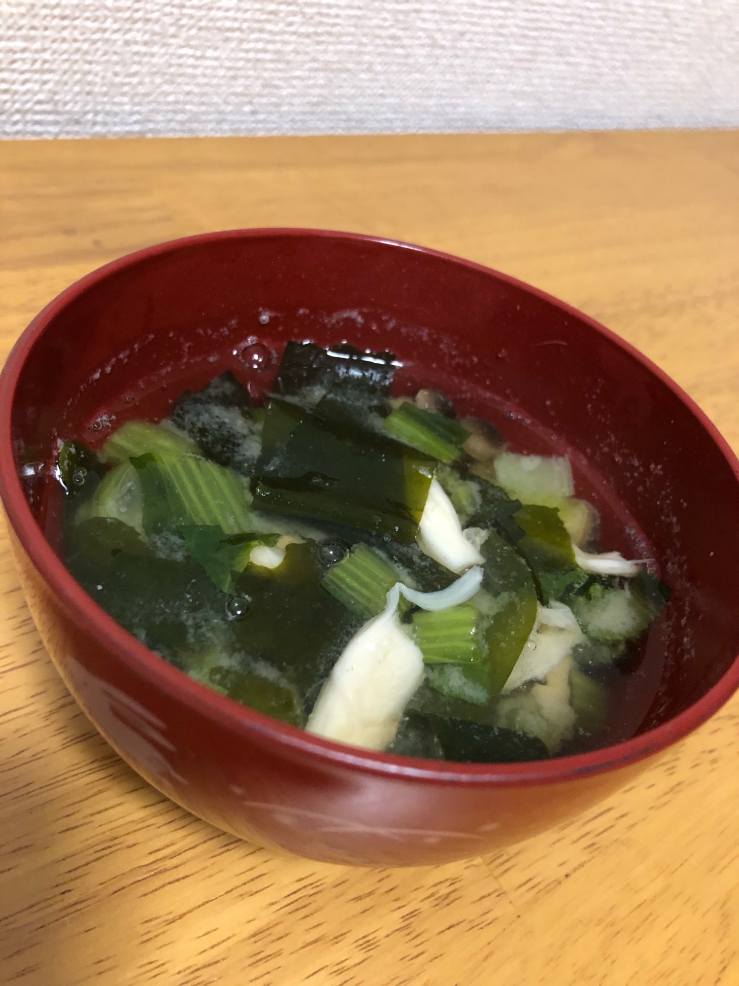 小松菜とえりんぎの味噌汁