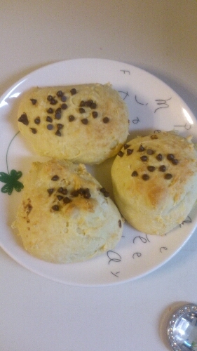 ちょっと豆腐の量が多めだったので、完
璧なスコーンにはなりませんでしたが、子どもたちに大ウケ＼(^o^)／料理が苦手な私ですが、なかなか美味しくできました！