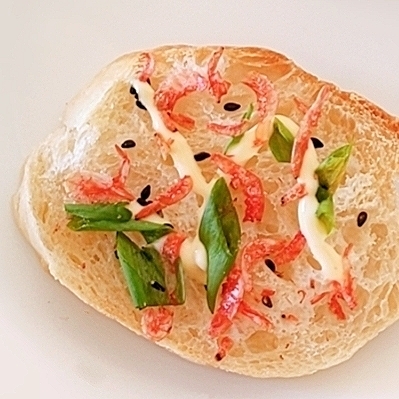 あみえび黒胡麻ネギマヨトースト