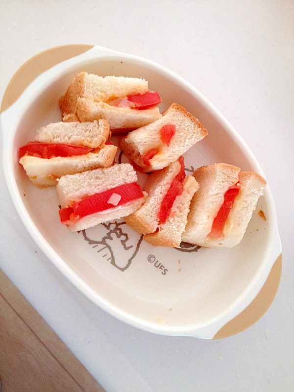 チーズとトマトのサンドイッチ☆離乳食