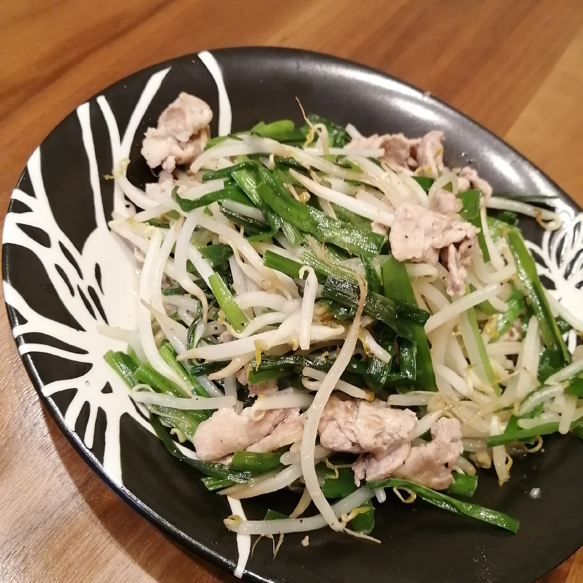 居酒屋の味！もやしとニラの炒めもの