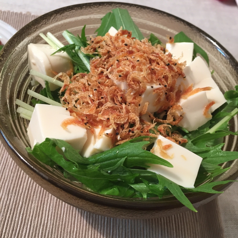 桜海老のアクセント♪豆腐と水菜のサラダ