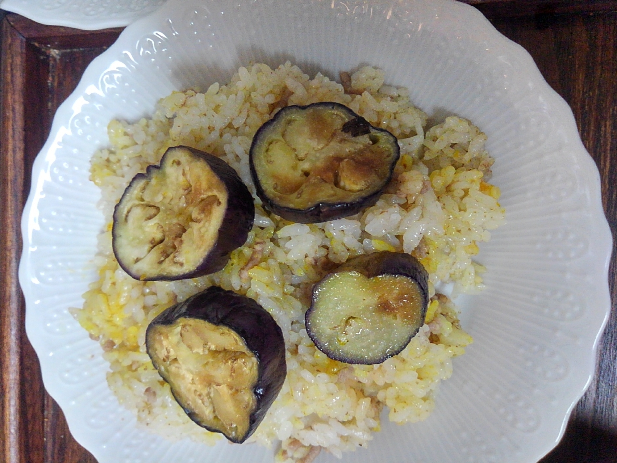 炊飯器で、にんにくカレーピラフ&なす