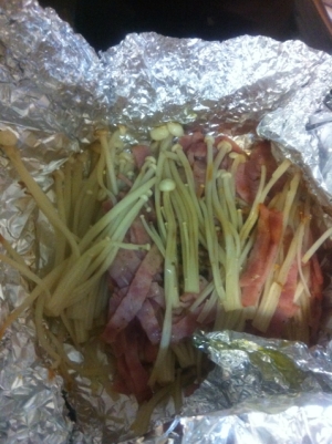 あと一品！エノキとベーコンのホイル焼き