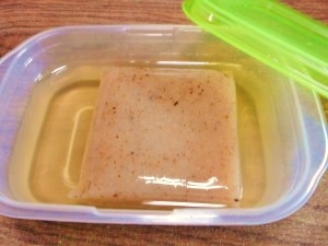 来客の多いお盆期間中は煮物や芋煮汁などに需要があり、その都度、そしてお盆明けも残ったコンニャクの保存法に助けられてます。ありがとうございました♪