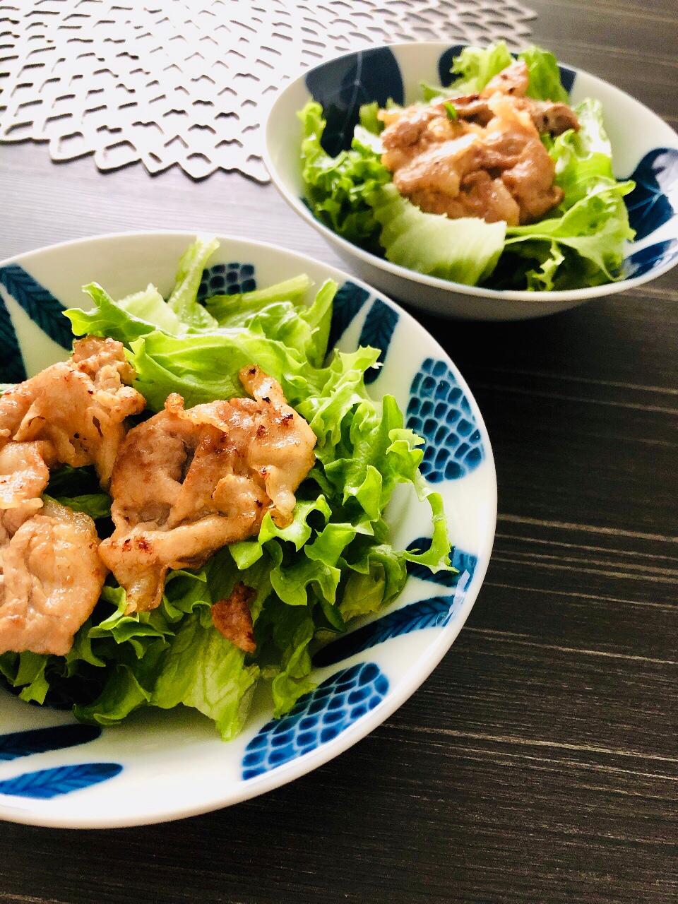 マヨ醤油豚のグリーンリーフサラダ