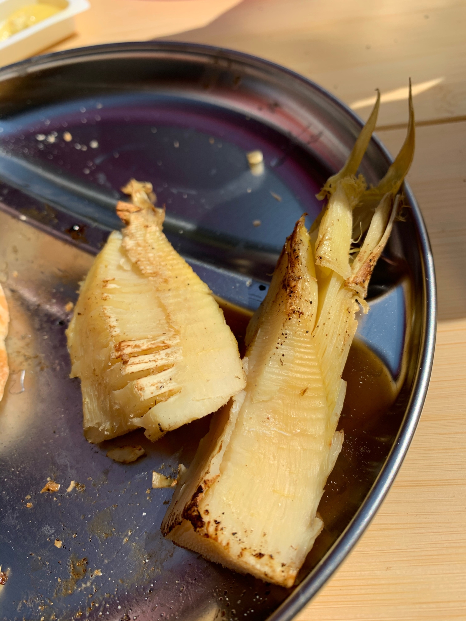 バーベキューに、茹でたけのこ焼き