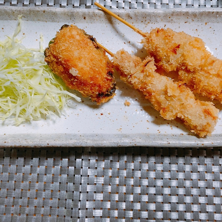 串カツとピーマンの鶏ひき肉詰めフライ