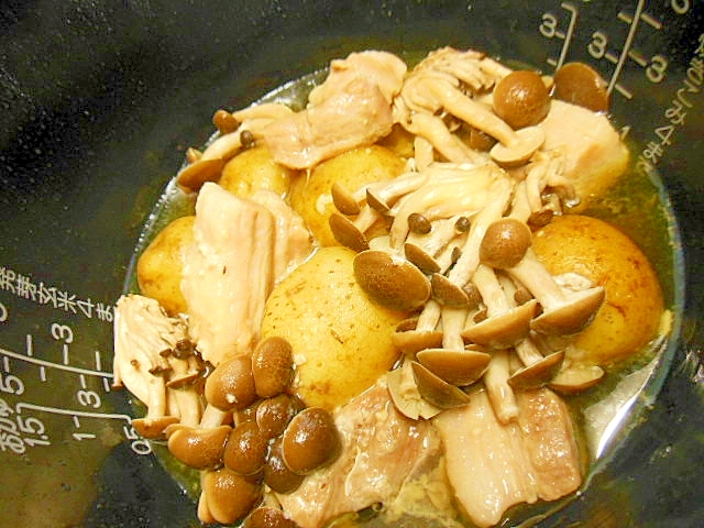 炊飯器で❤馬鈴薯と豚バラとブナシメジのガリバタ煮❤