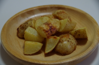 新じゃがを頂いたので、作ってみました。揚げないので、ヘルシー！ホクホクで、とっても美味しかったです。