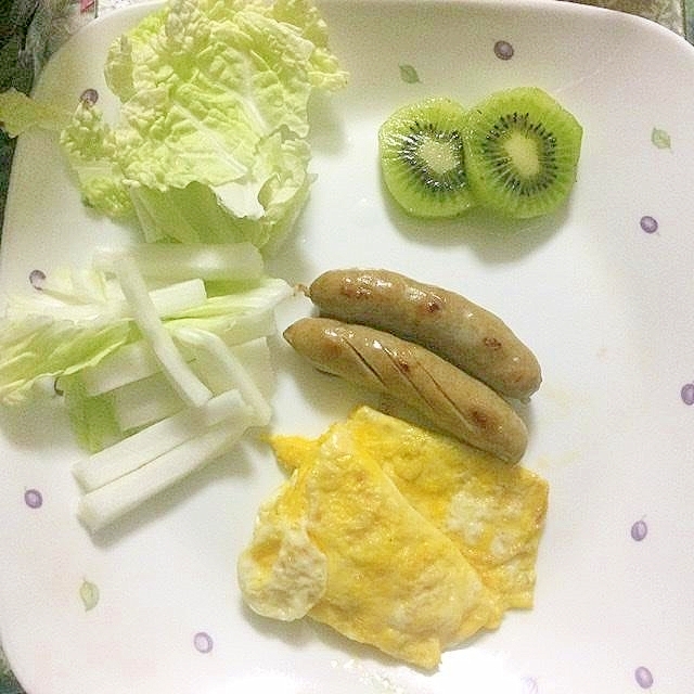 白菜サラダのある朝食