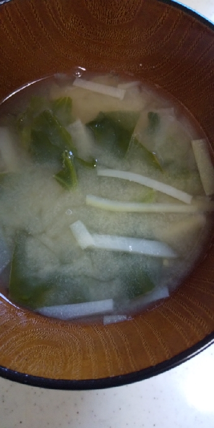 今日のお味噌汁！！大根の皮とほうれん草Deお味噌汁