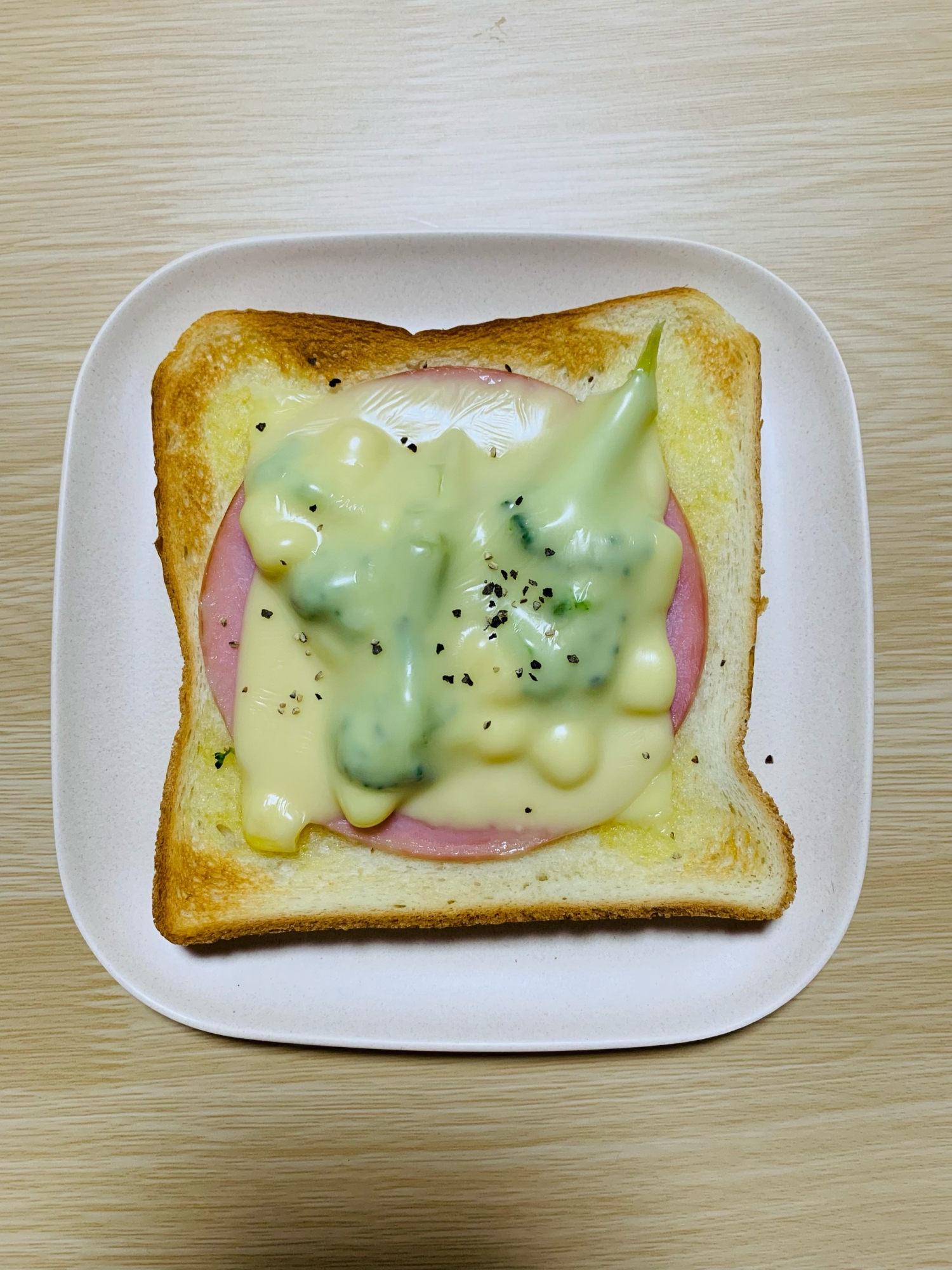 トースト♡ハム・ブロッコリー・コーン・チーズ