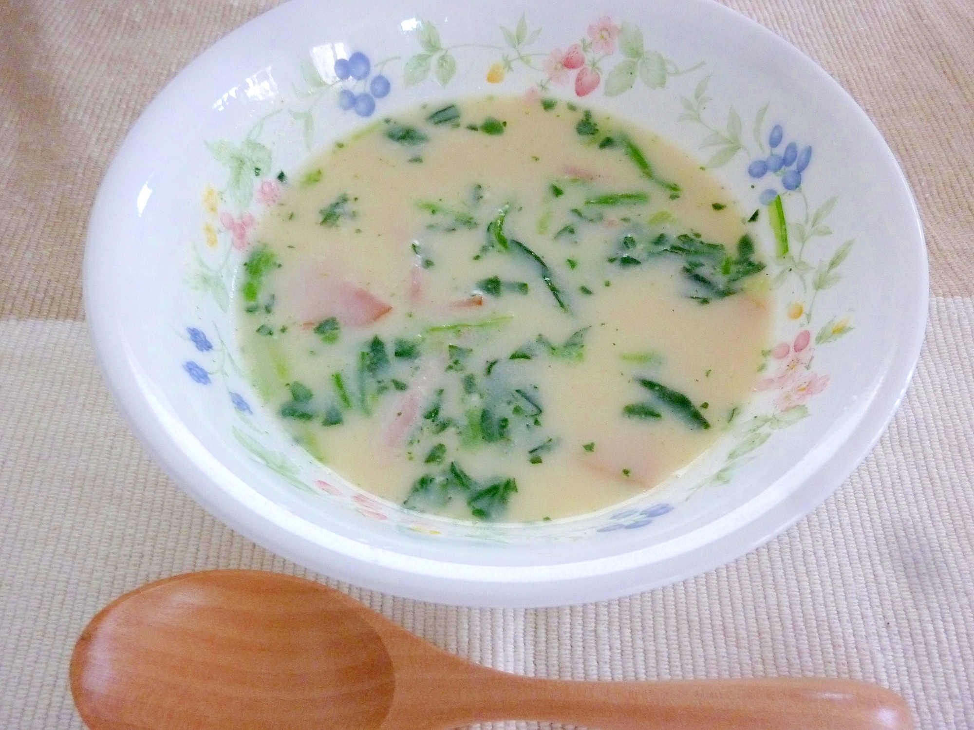 レンジで手軽に ほうれん草とベーコンのミルクスープ レシピ 作り方 By げんきノンタン 楽天レシピ レンジで手軽に ほうれん草とベーコンのミルクスープ レシピ 作り方 By げんきノンタン 楽天レシピ