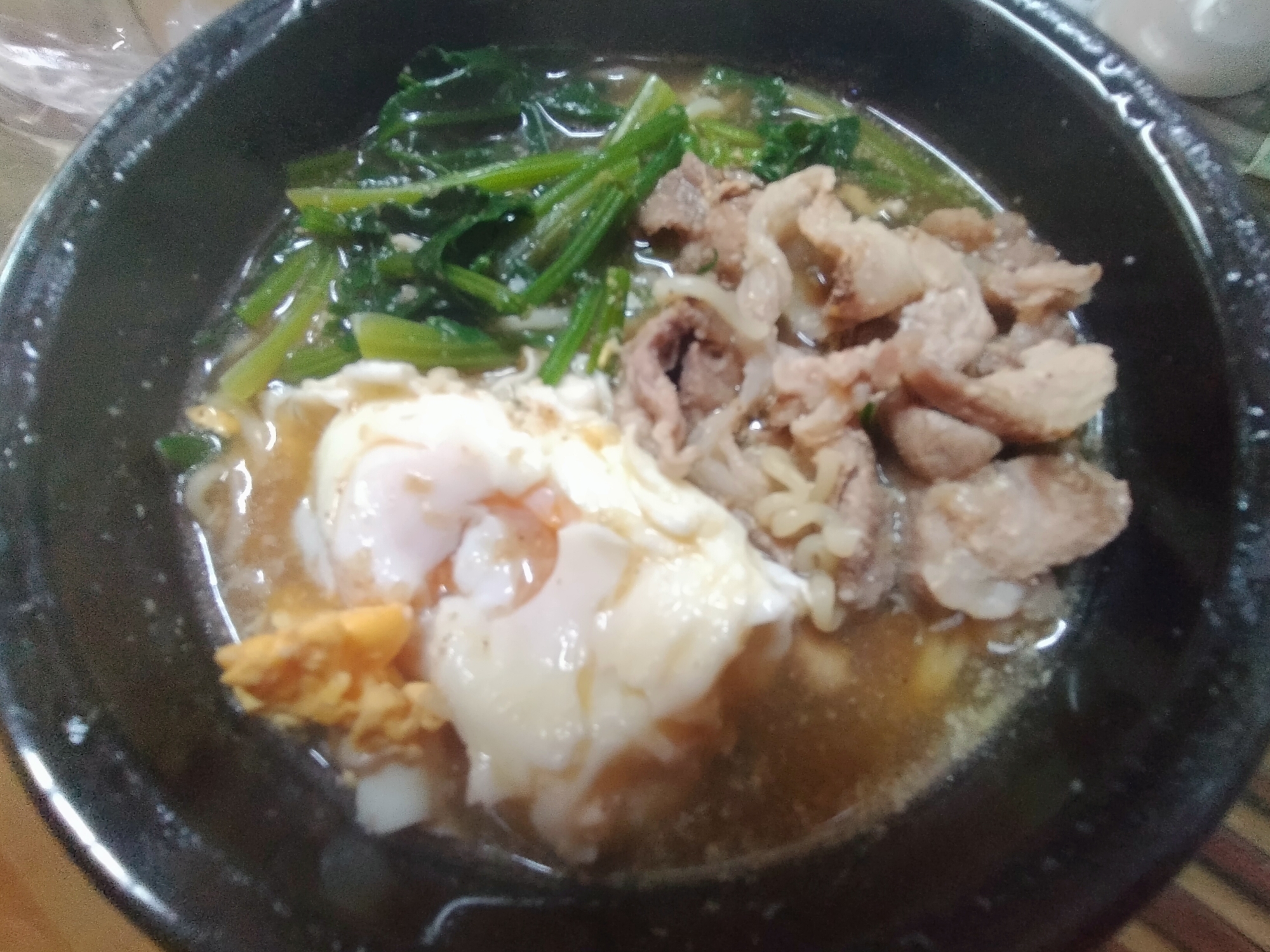 豚肉ほうれんそう卵ごまラーメン