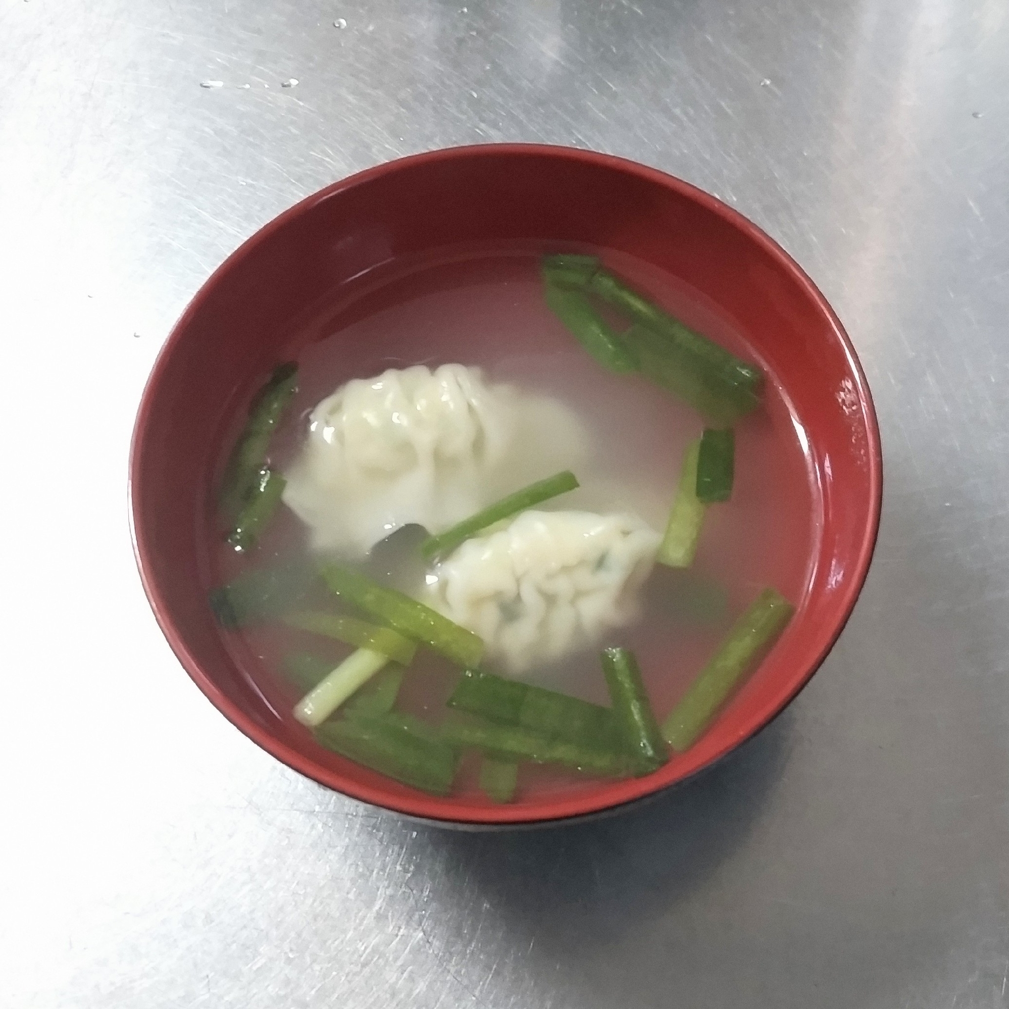 一口餃子のスープ