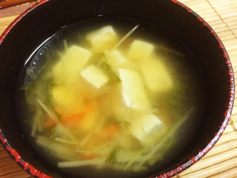 豆腐&水菜&ニンジンの味噌汁