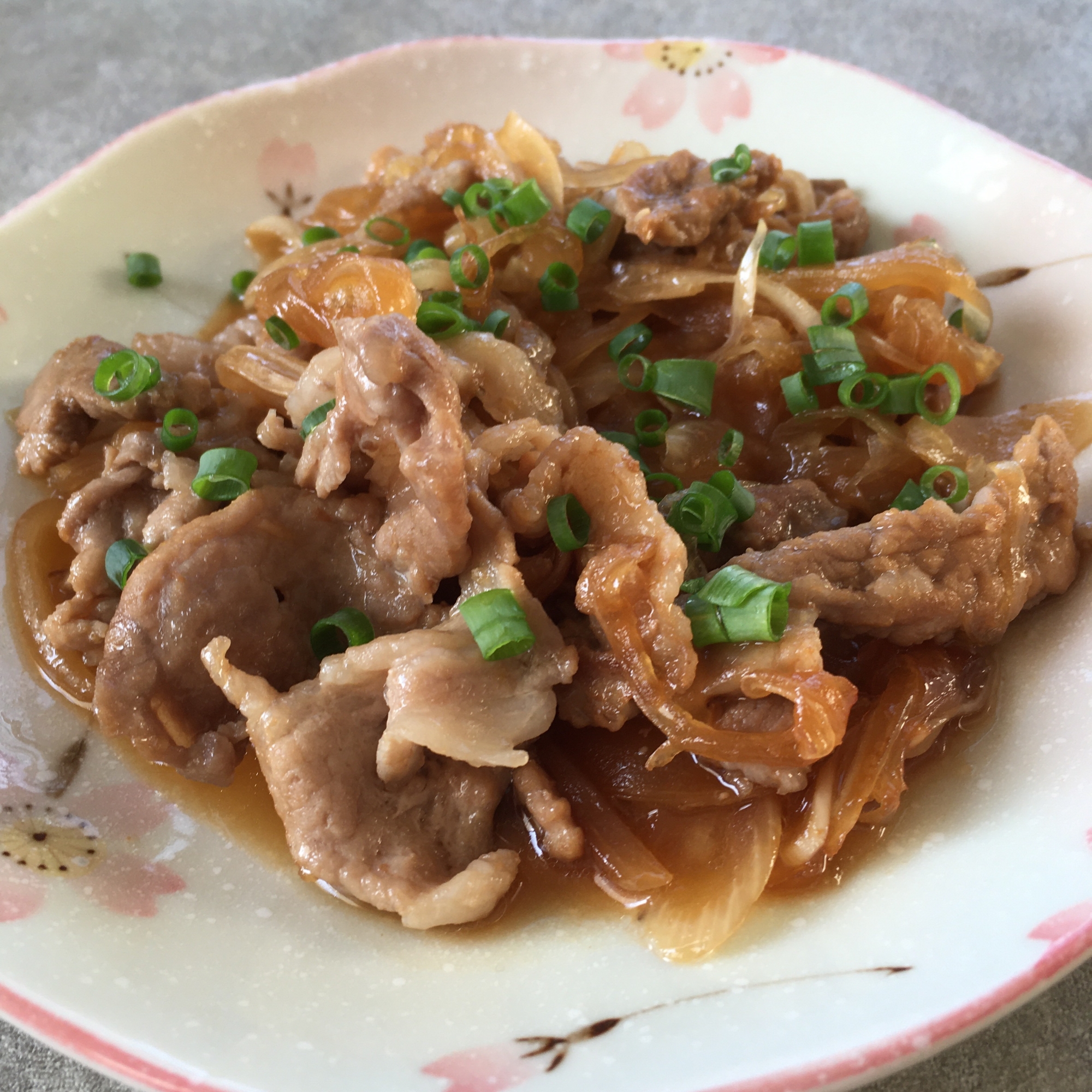 豚こま肉の甘酢醤油新玉漬け炒め♪