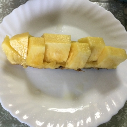 パイナップルの切りやすい方法