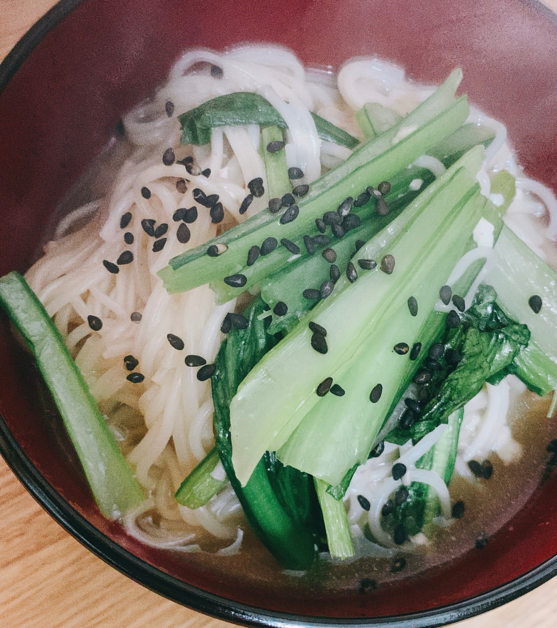 小松菜と黒胡麻のあったかそうめん