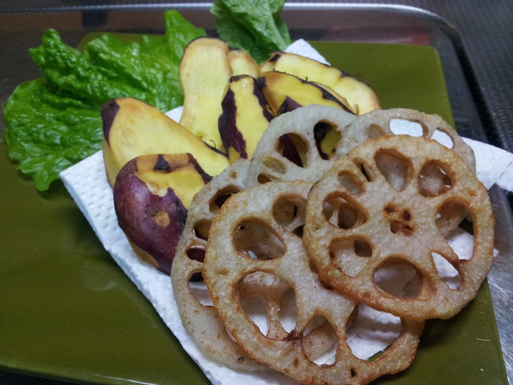 レンコンとさつまいもの素揚げ