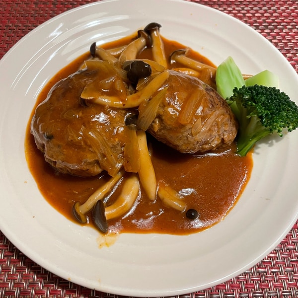 クリスマスや誕生日に 煮込みハンバーグ レシピ 作り方 By Sancyu3 楽天レシピ クリスマスや誕生日に 煮込みハンバーグ レシピ 作り方 By Sancyu3 楽天レシピ