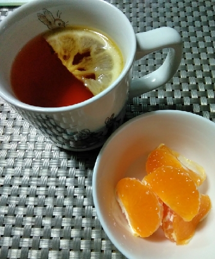 こんばんは☆オレンジティー→みかんティーにチェンジです（笑）檸檬ティー大好き！さらにフレーバー(みかん)紅茶楽しめ至福の時間♡美味しかった～ごちそうさまでした♪