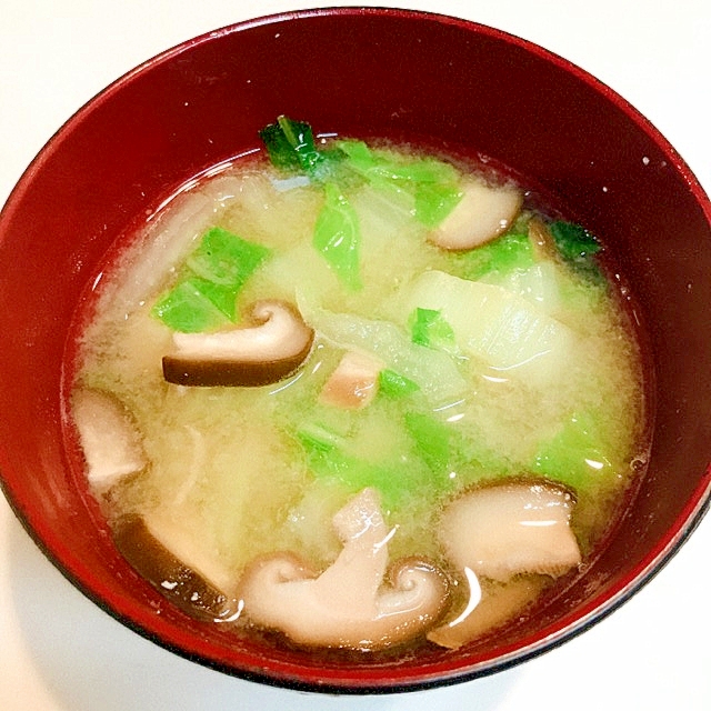 椎茸と白菜の☆生姜たっぷり味噌汁