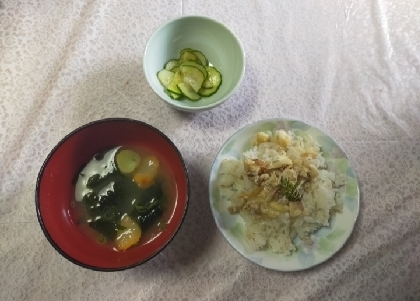 ランチに✨鯛飯とわかめのお味噌汁とお漬物セット