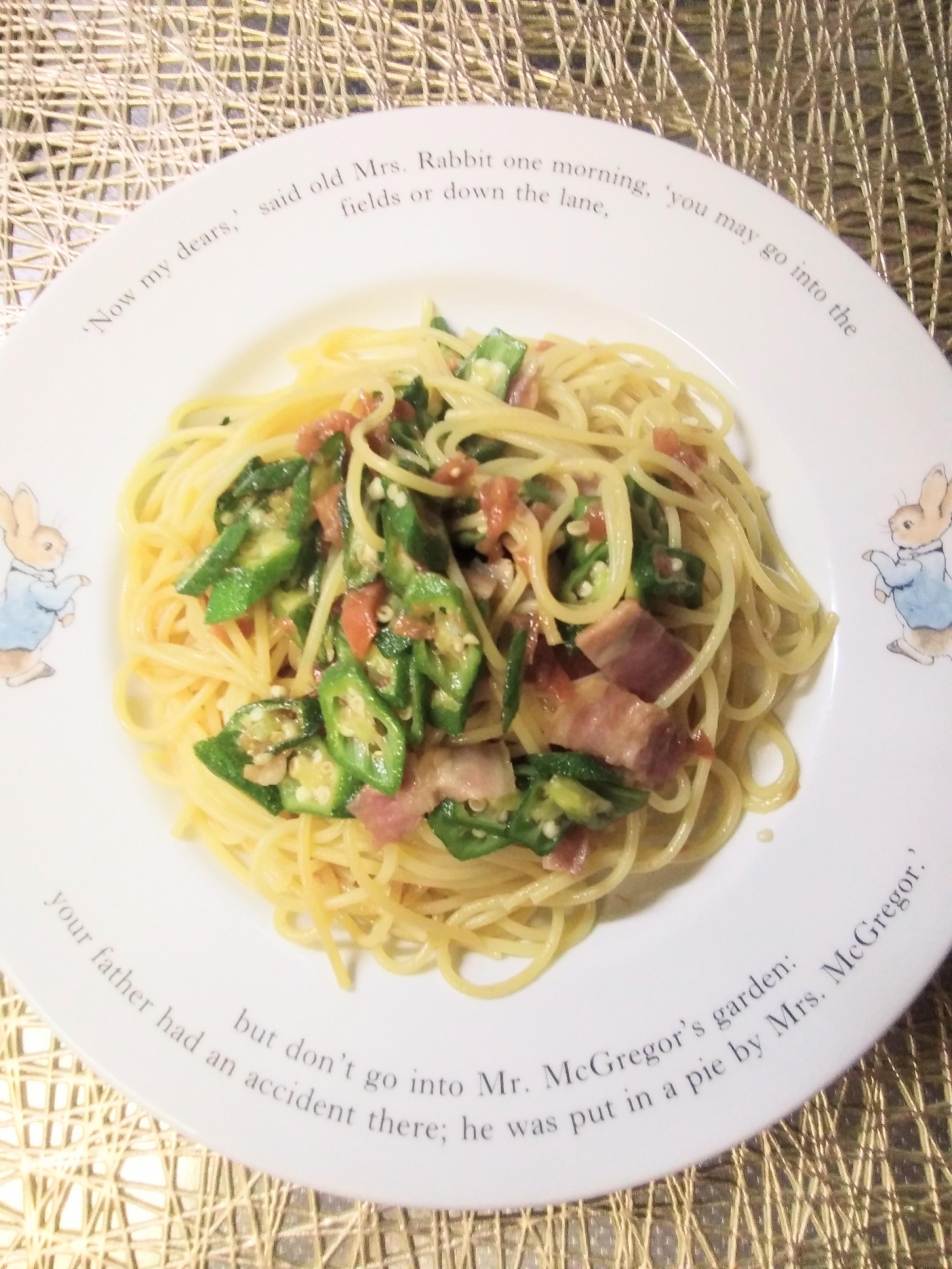 オクラとベーコンの梅干しパスタ