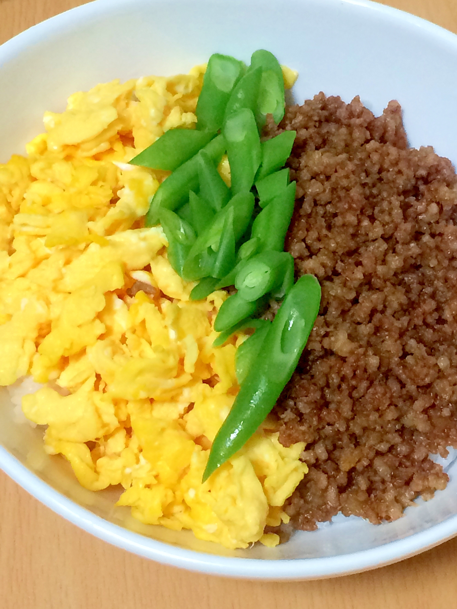 お弁当にもおすすめ！三色丼