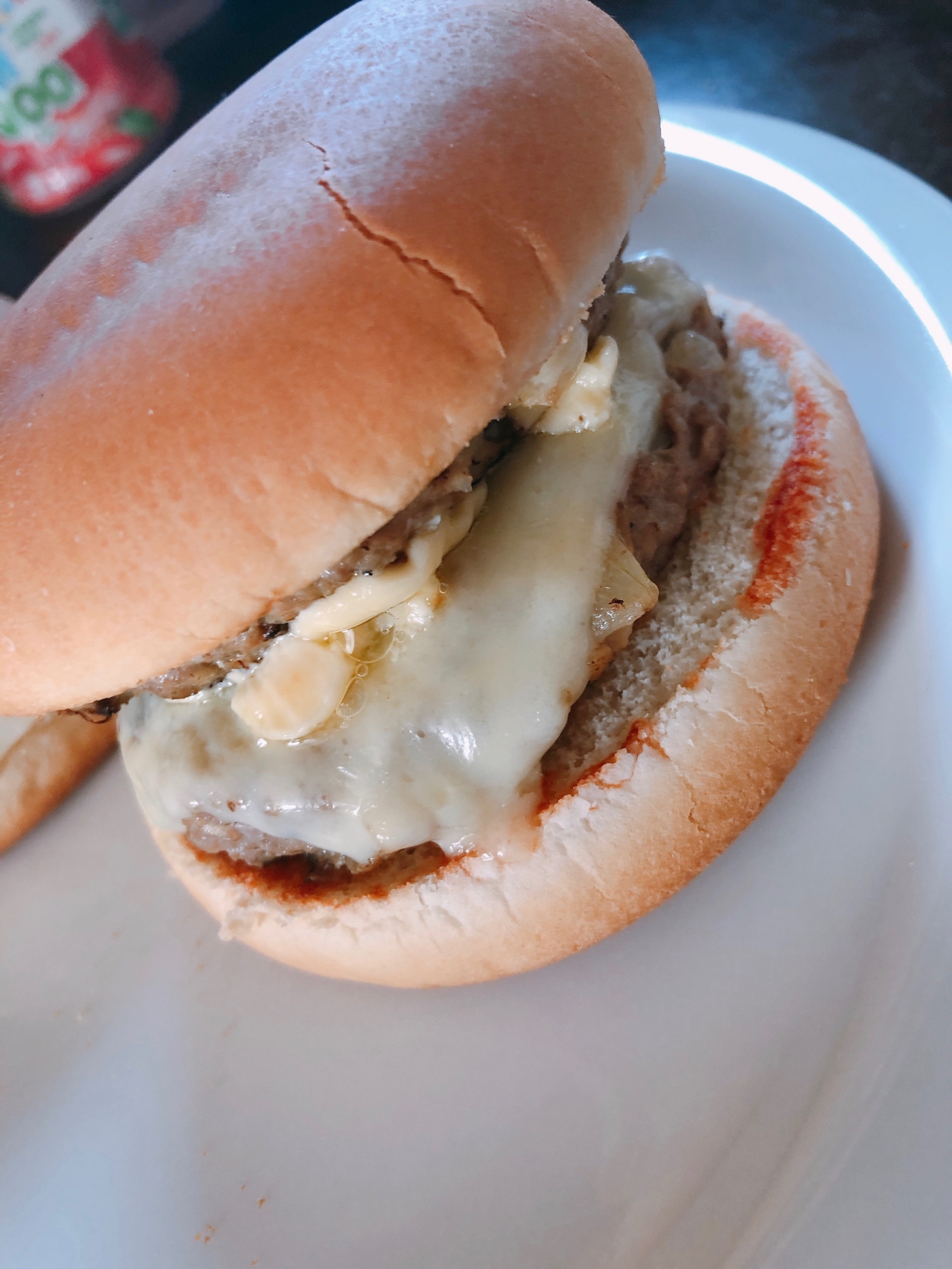 手作りハンバーガーお肉がジューシー