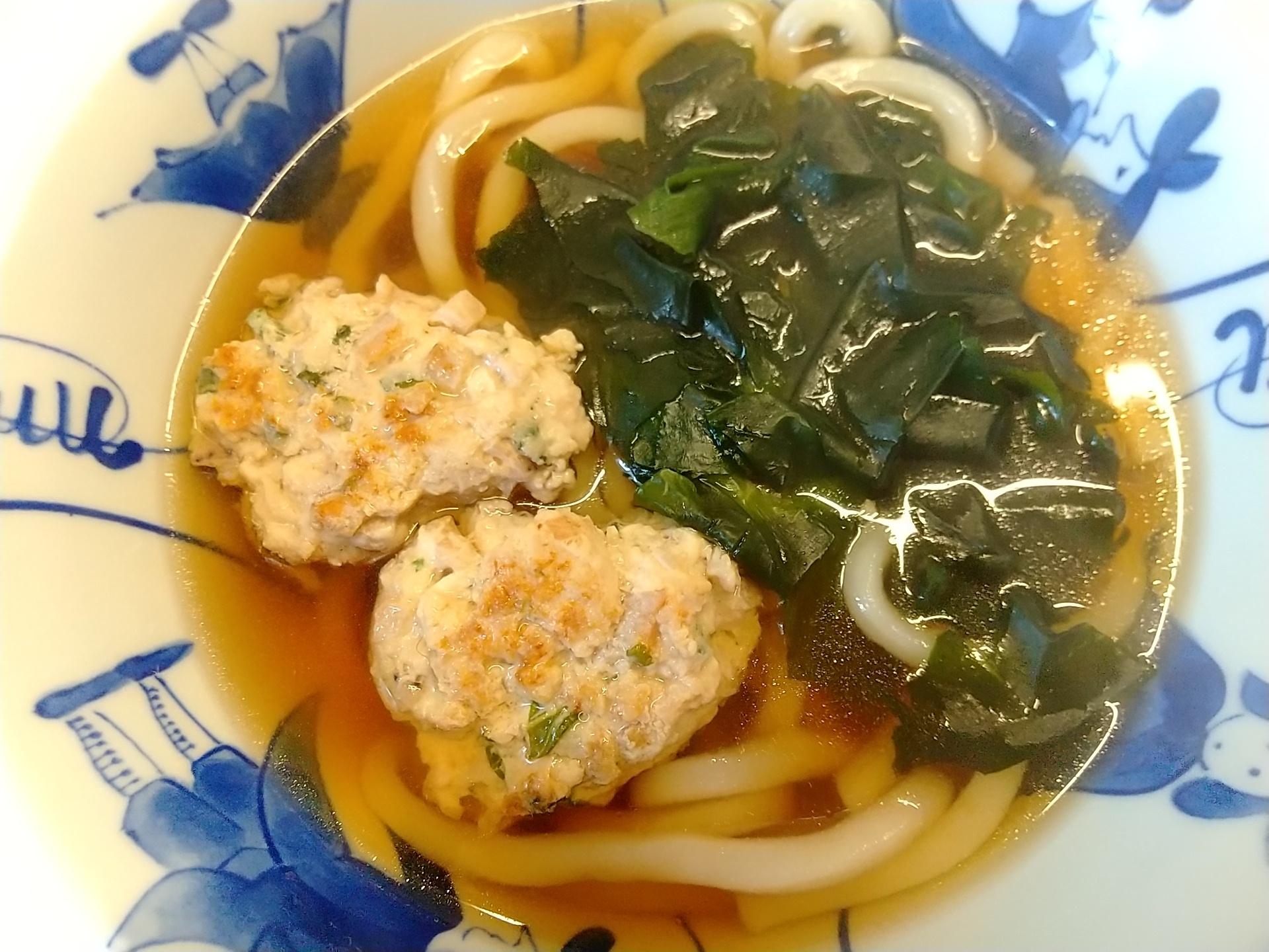 つくねとワカメのうどん