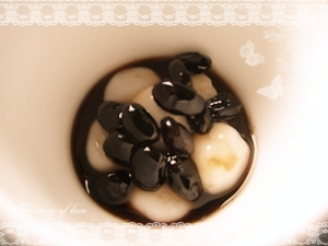 黒蜜で★黒豆の白玉