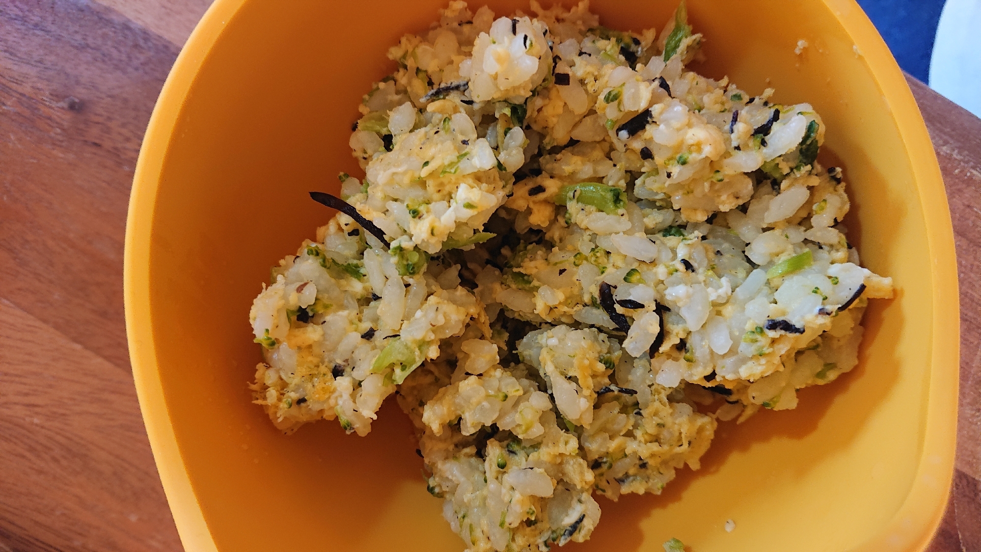 【離乳食】ひじきと卵の炒飯