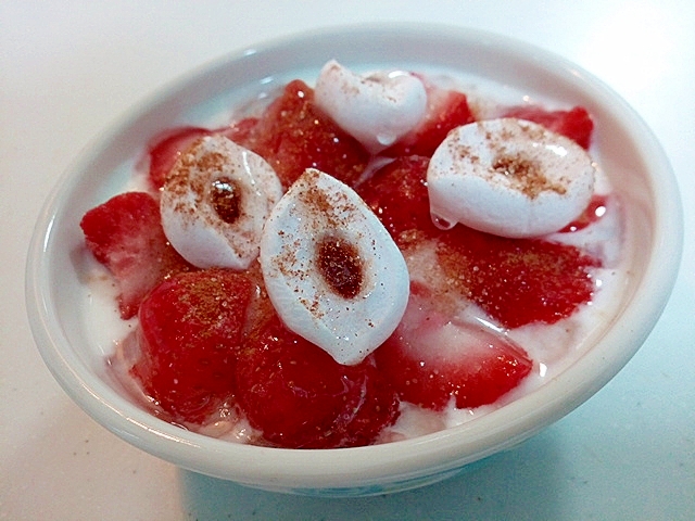 美的　冷凍苺と苺マシュマロのヨーグルト
