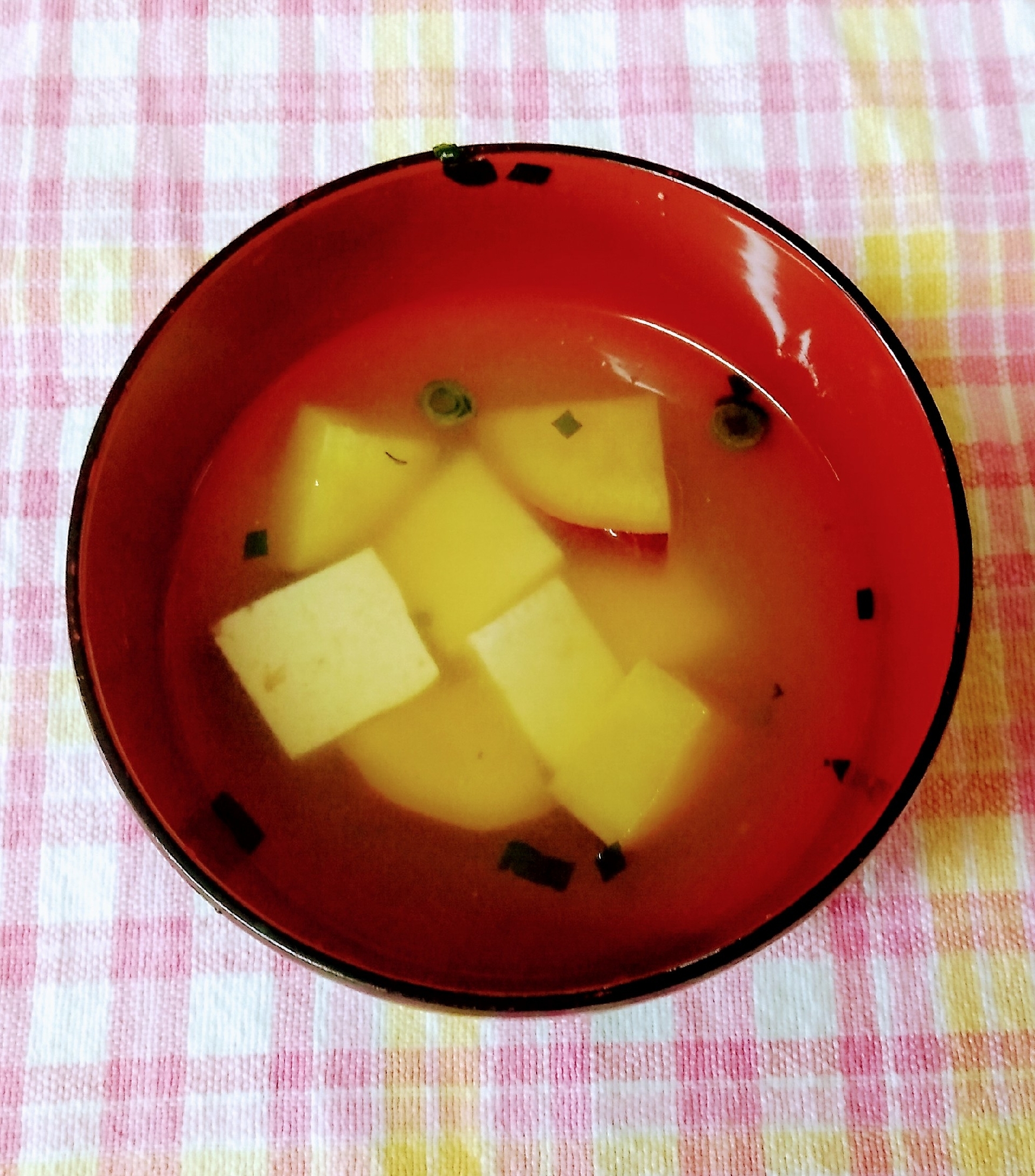 さつまいもと豆腐の味噌汁